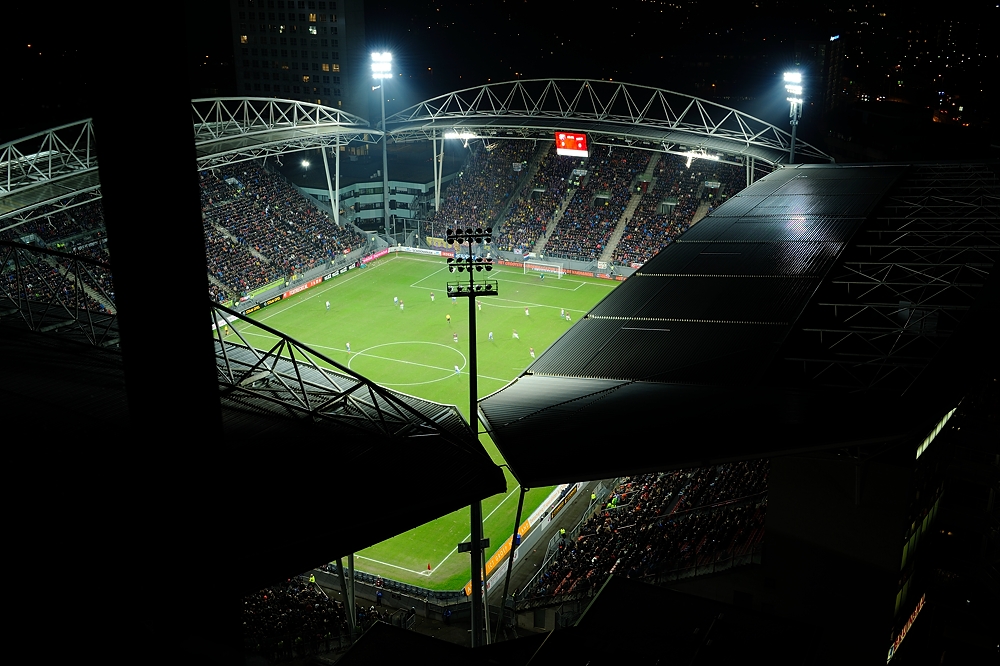 Donker Utrecht - Stadion Galgenwaard tijdens halve finale ...